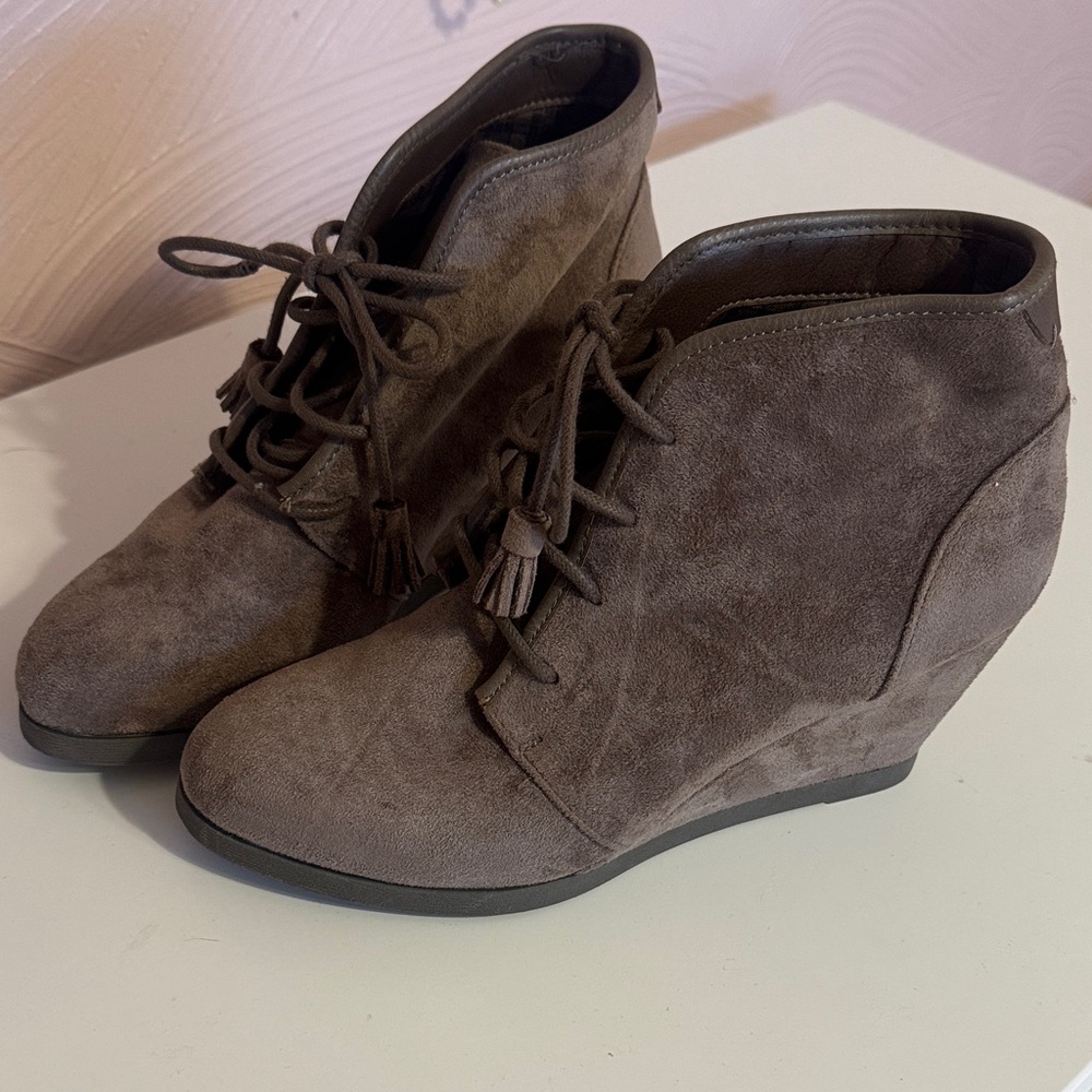 Madden girl wedge